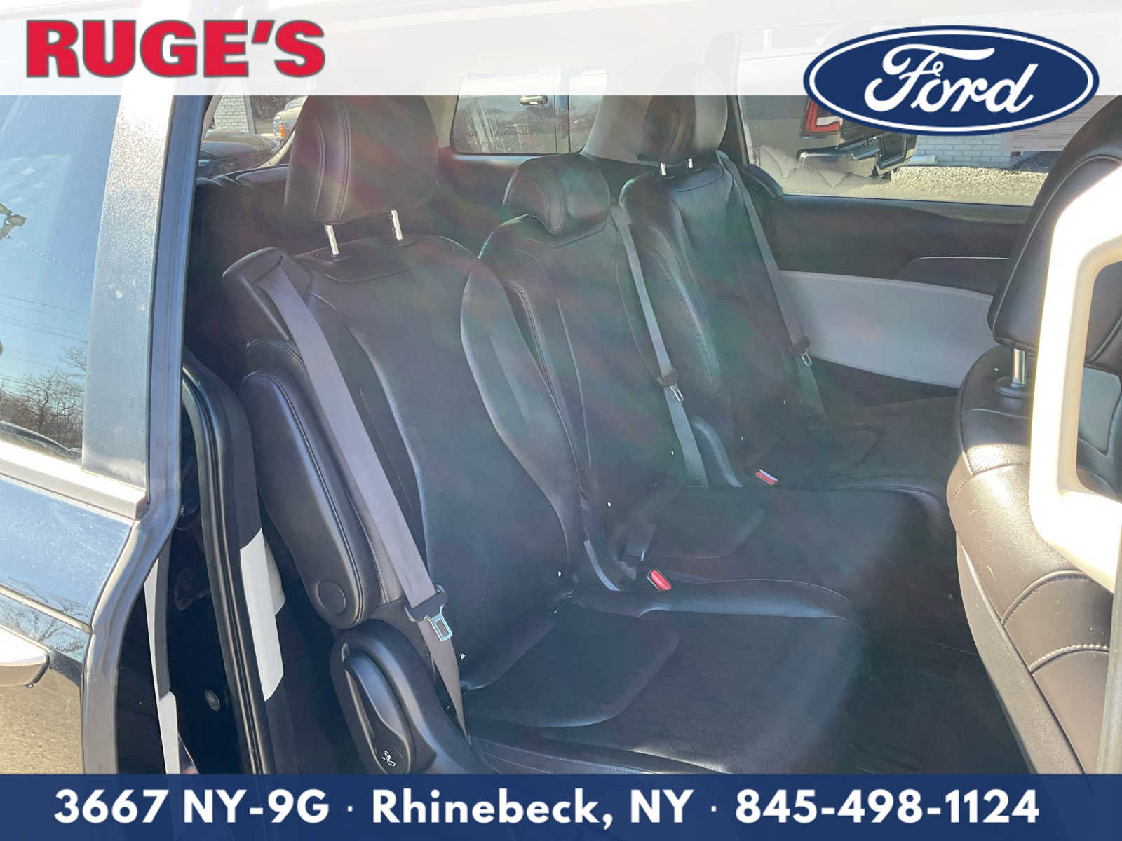 Used 2022 Kia Carnival LX image 12