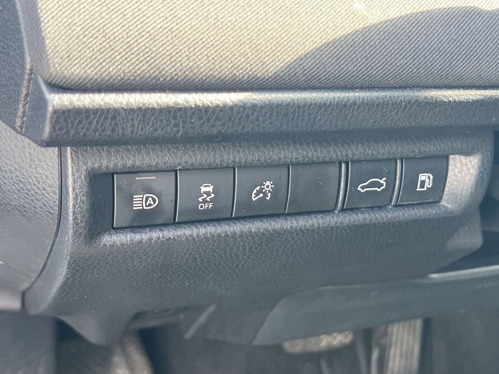 Used 2025 Toyota Camry LE image 26