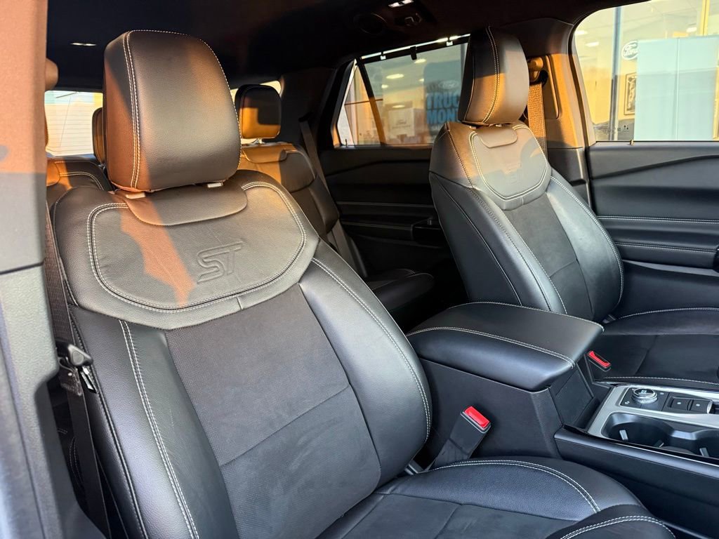 Used 2022 Ford Explorer ST image 30