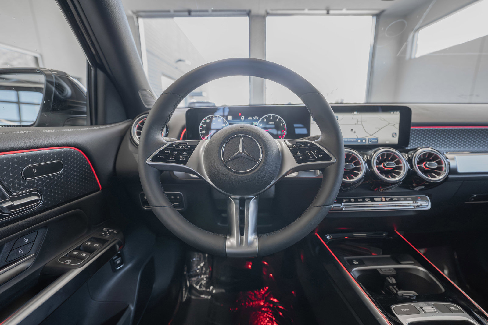 Used 2025 Mercedes-Benz GLB 250 GLB 250 image 9