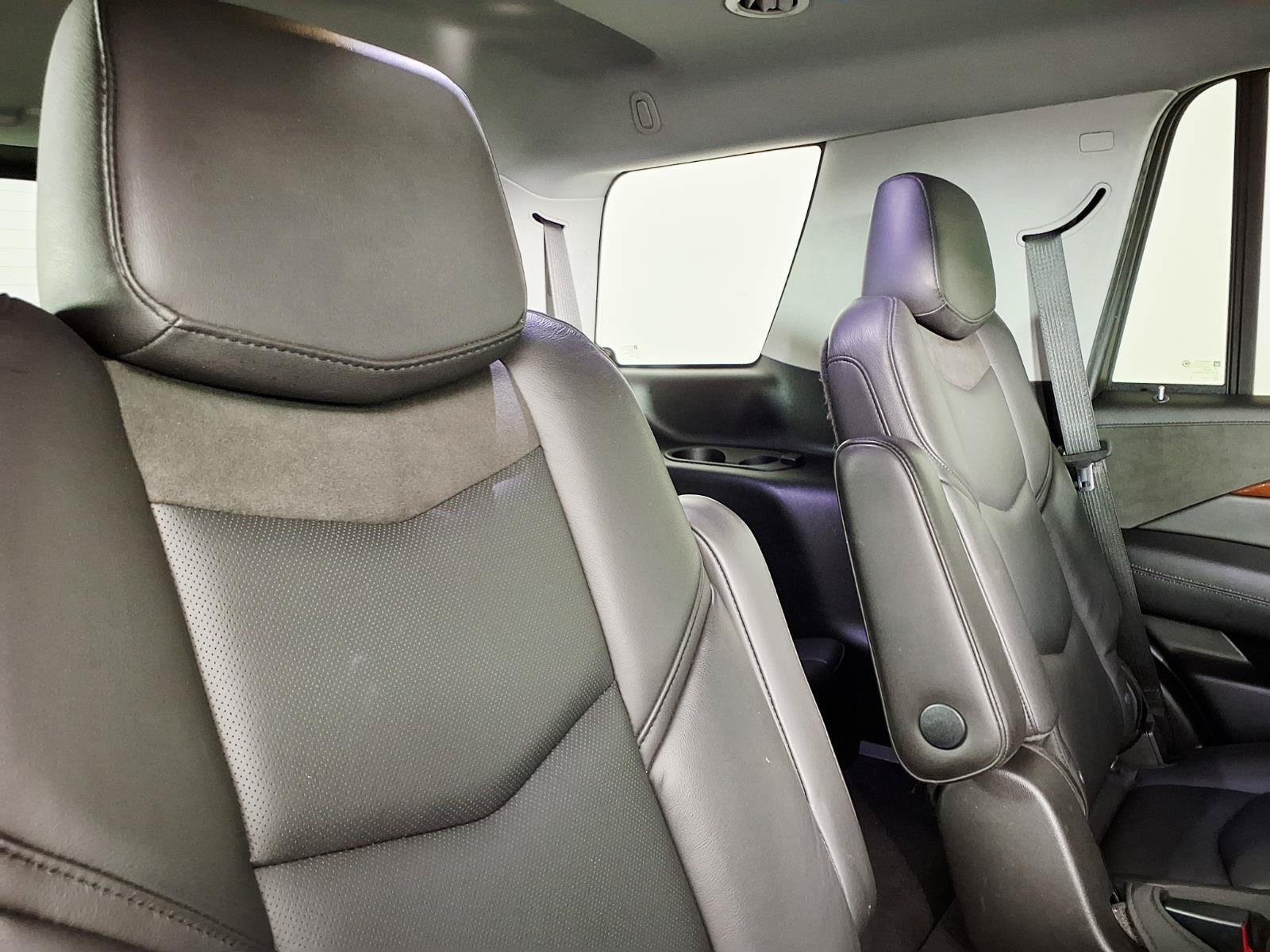 Used 2020 Cadillac Escalade Luxury RWD image 13