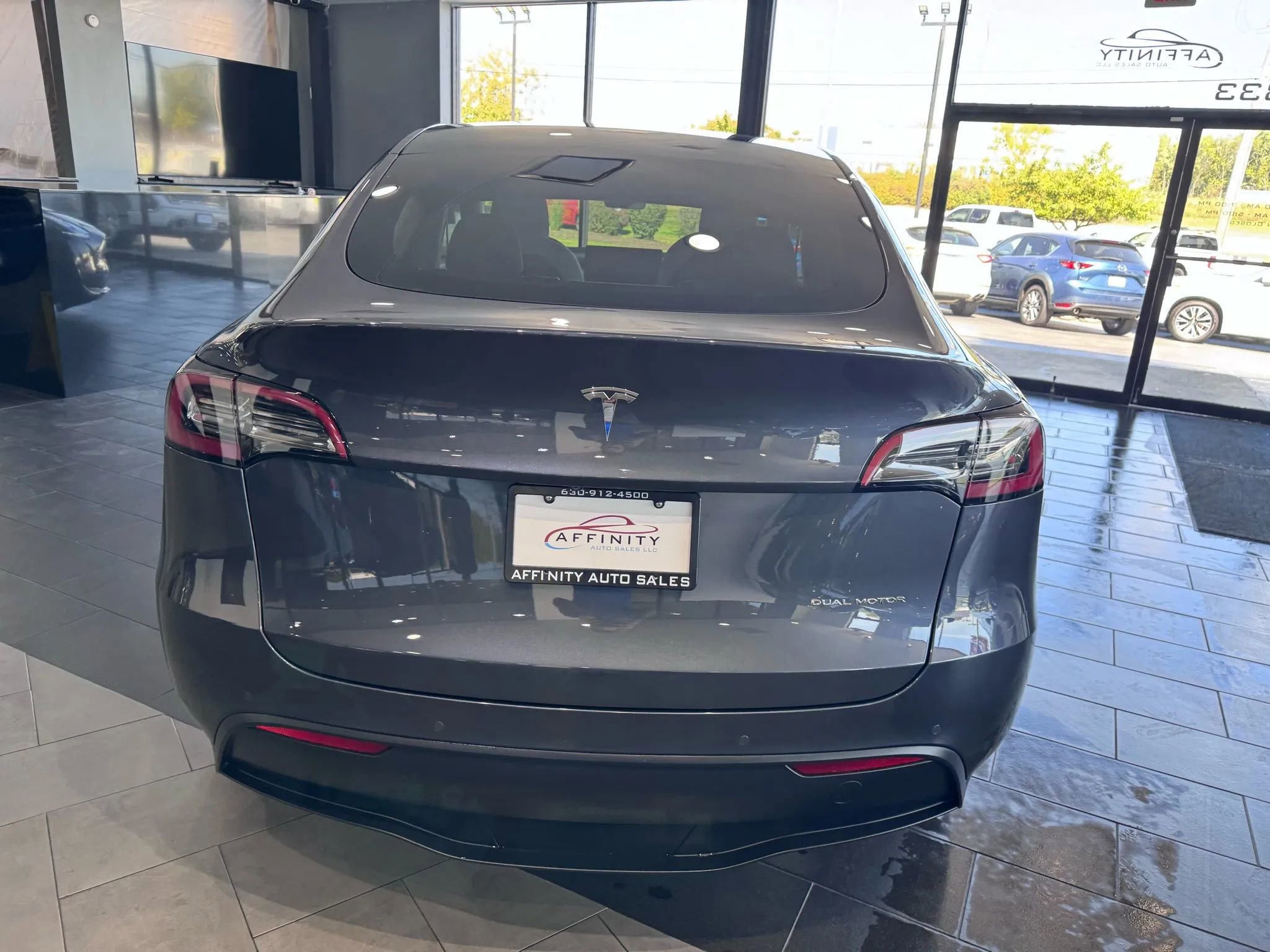 Used 2022 Tesla Model Y Long Range image 4