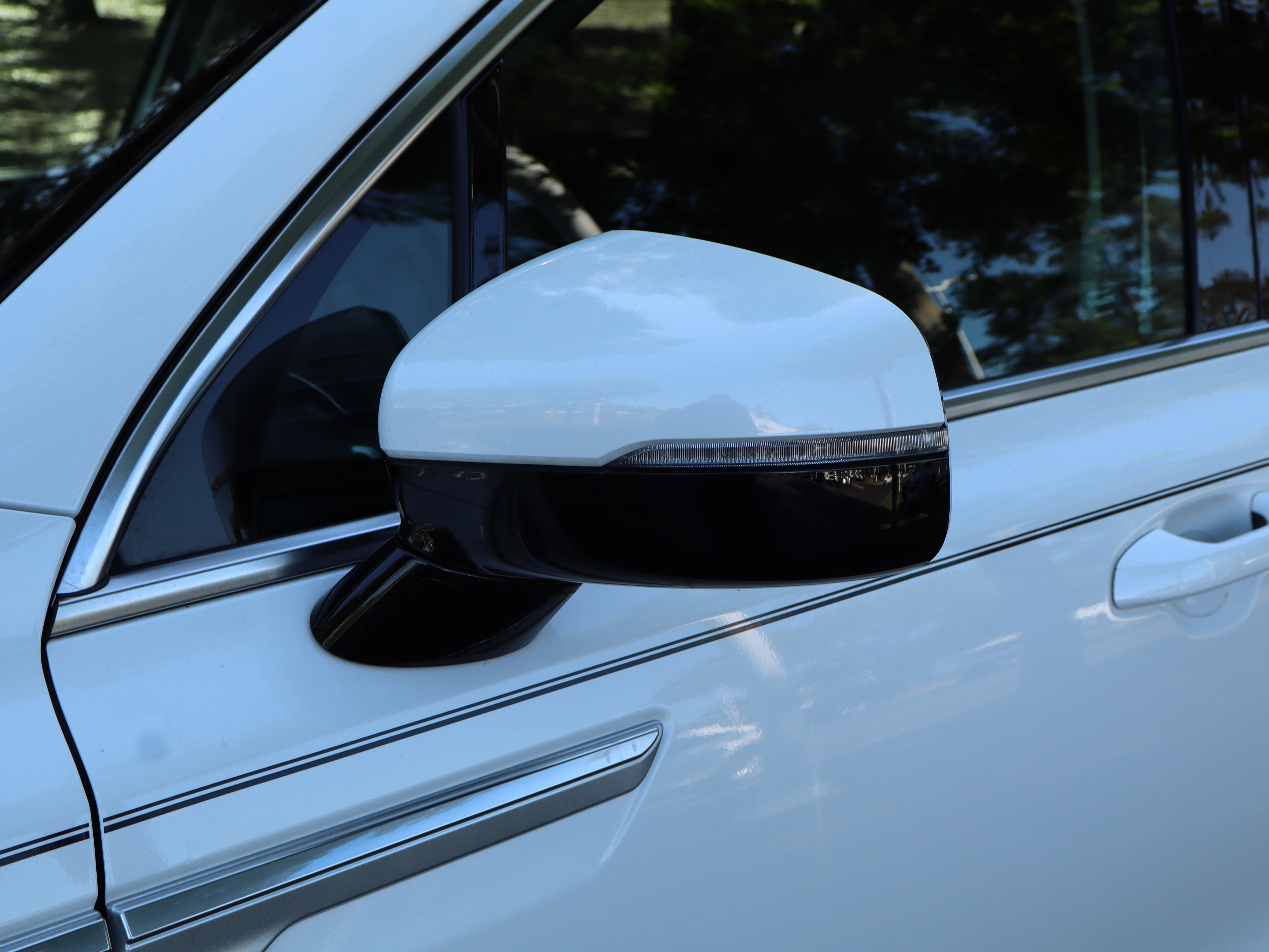 Used 2025 Kia Sorento EX image 16