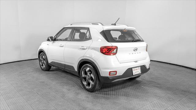 Used 2025 Hyundai Venue SEL FWD image 6