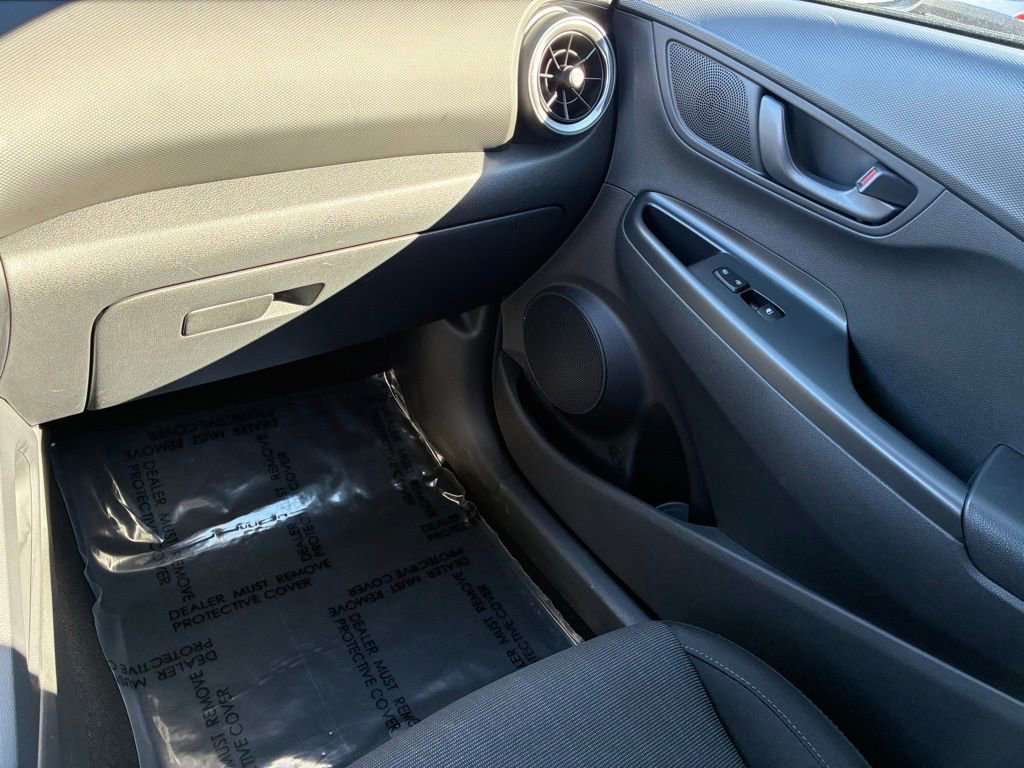 Used 2023 Hyundai Kona SEL w/ Cargo Package image 31