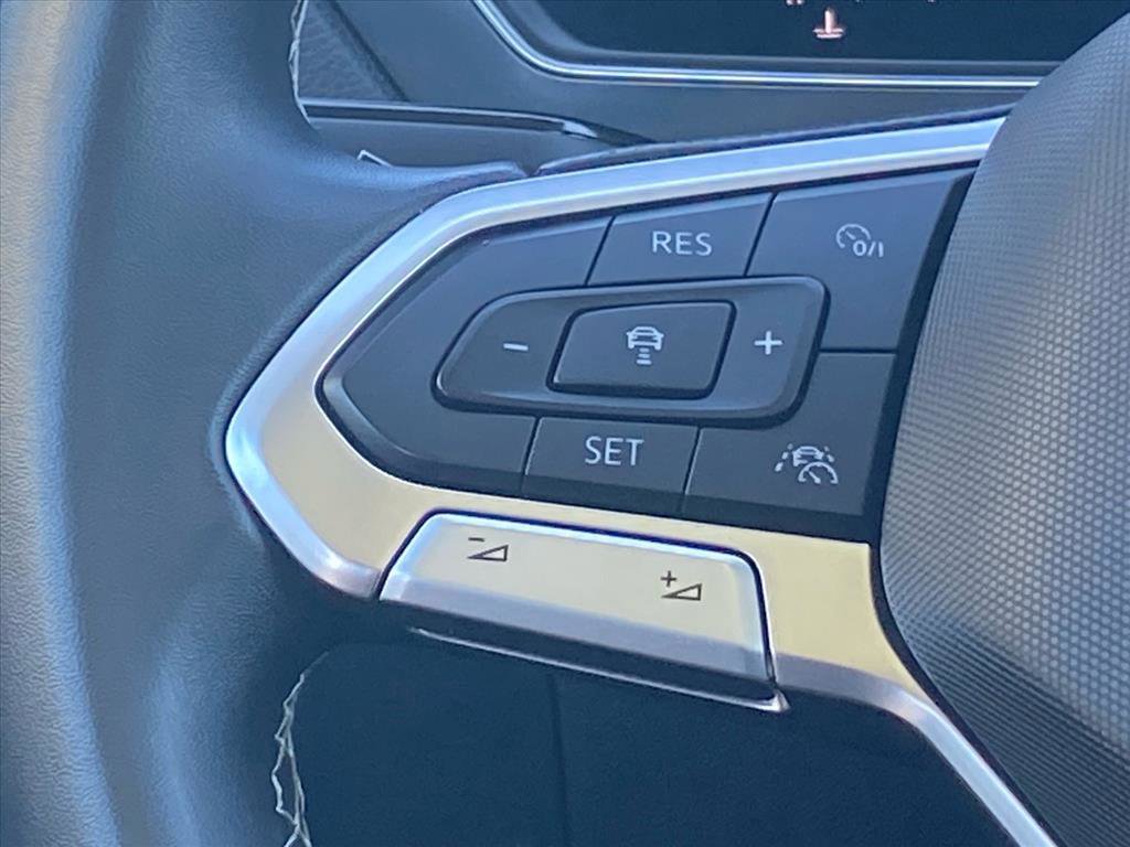 Certified 2023 Volkswagen Tiguan SE image 6