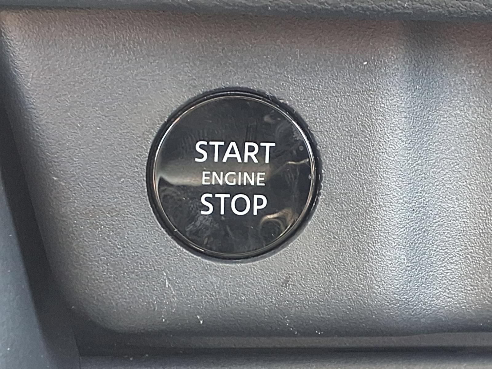 Used 2025 Nissan Rogue SV AWD/4WD image 9