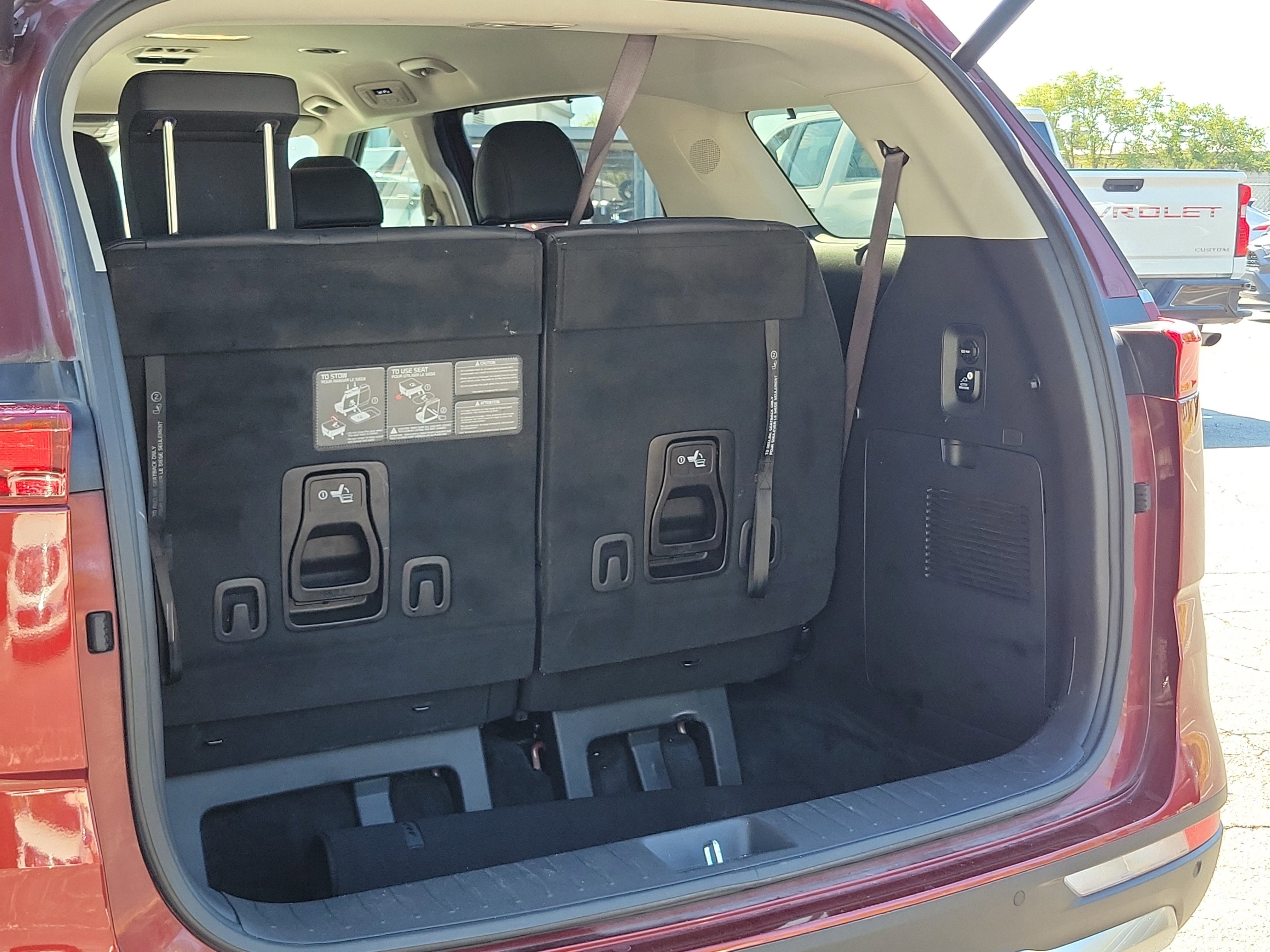 Used 2023 Kia Carnival SX FWD image 10