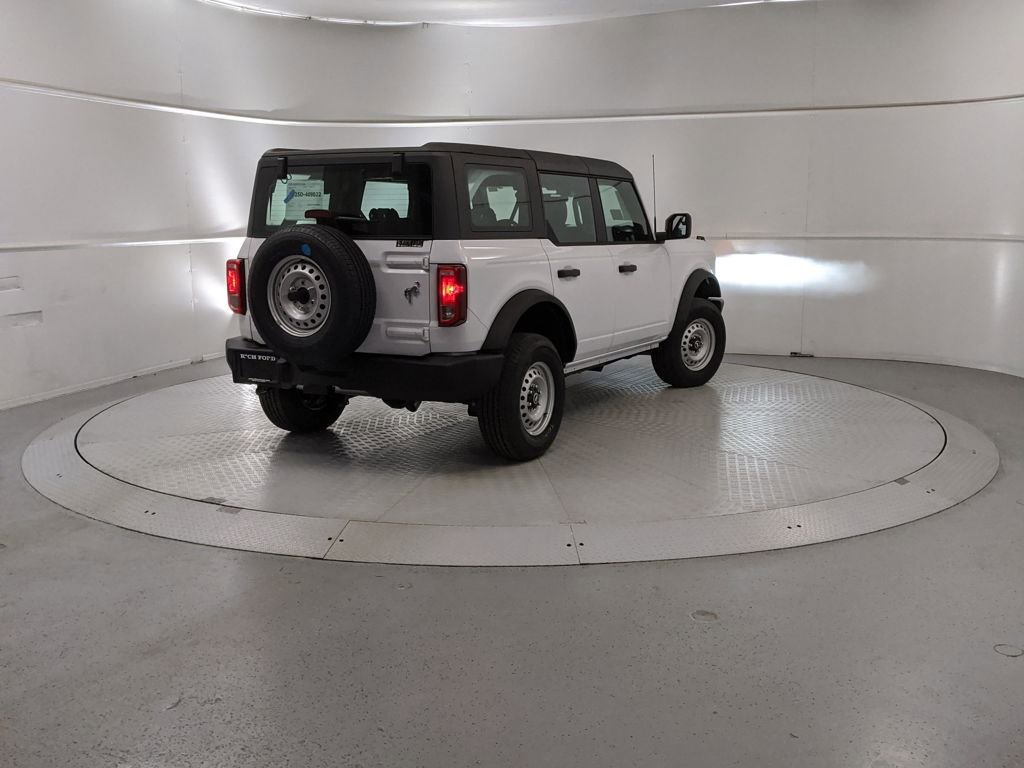 New 2025 Ford Bronco 4-Door image 3