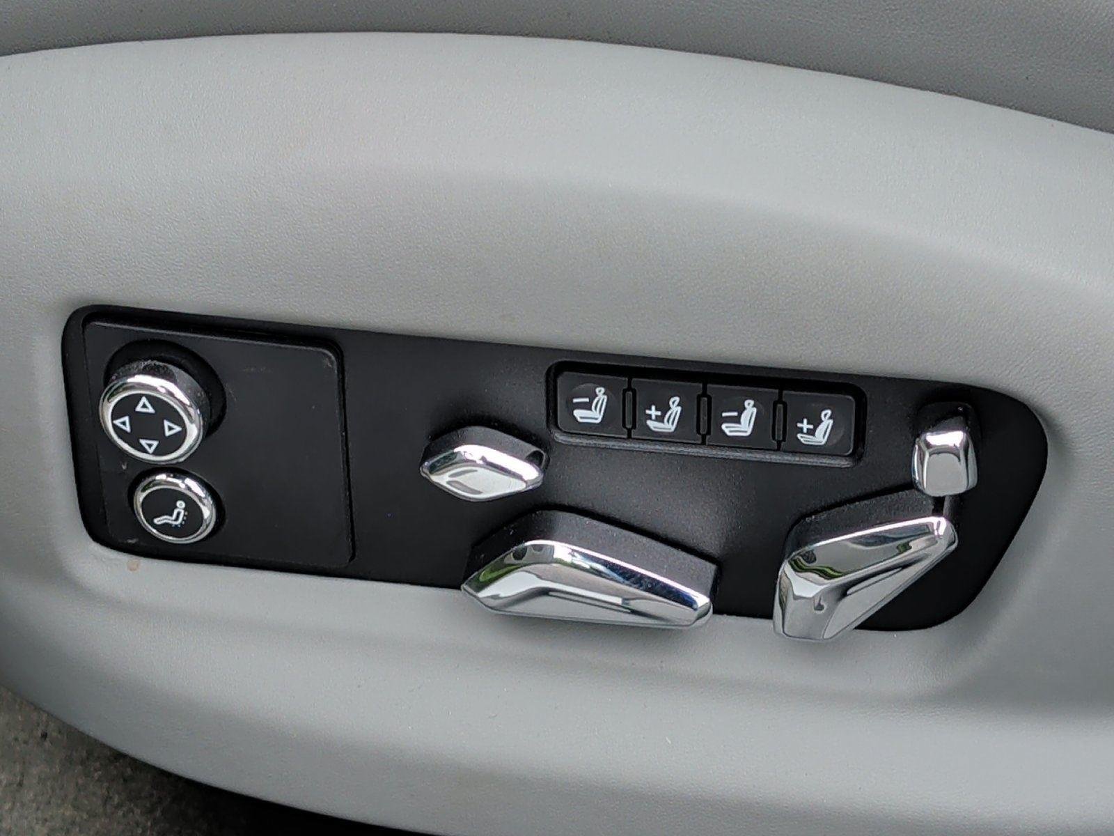 New 2025 Bentley Flying Spur Plug-In Hybrid AWD/4WD image 24