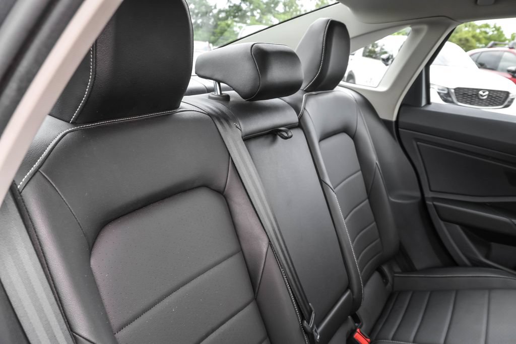 Certified 2023 Volkswagen Jetta SE FWD image 29