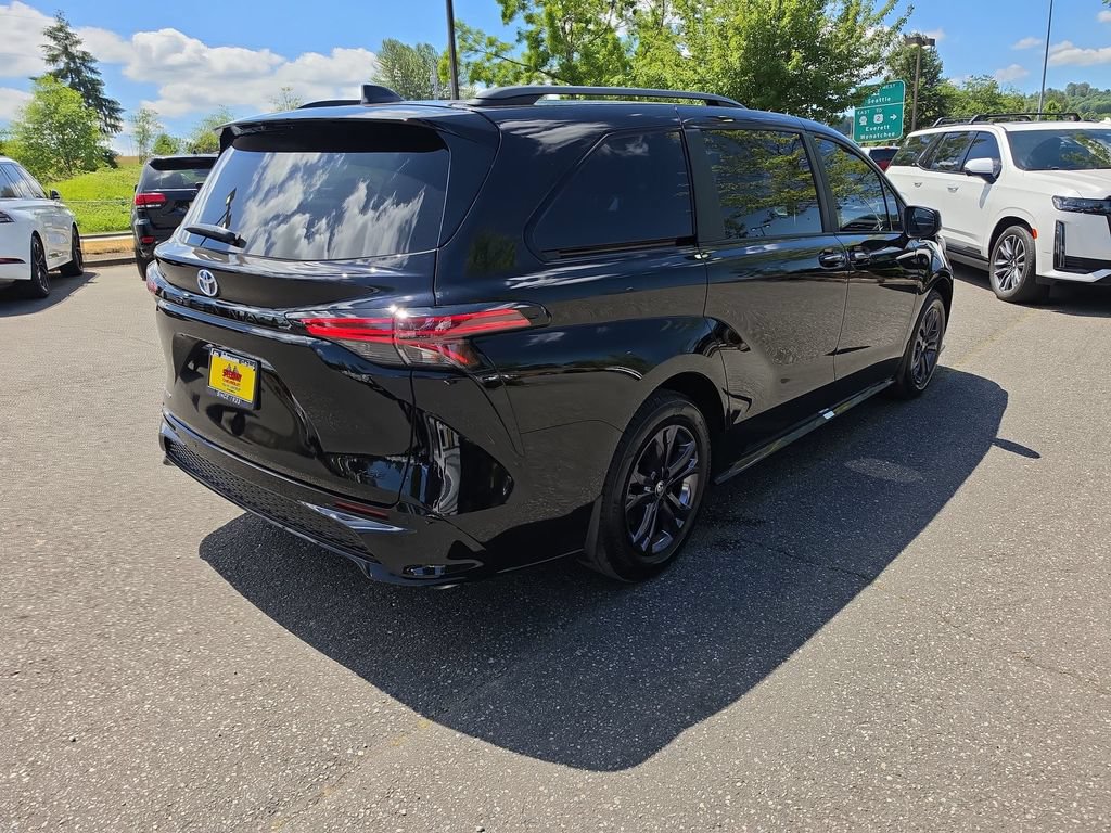 Used 2025 Toyota Sienna XSE AWD/4WD image 6
