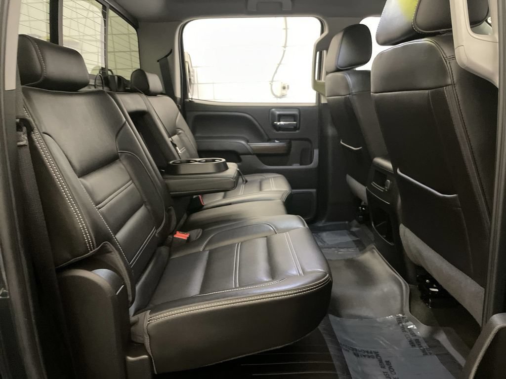 Used 2018 GMC Sierra 2500 Denali w/ Duramax Plus Package AWD/4WD image 17