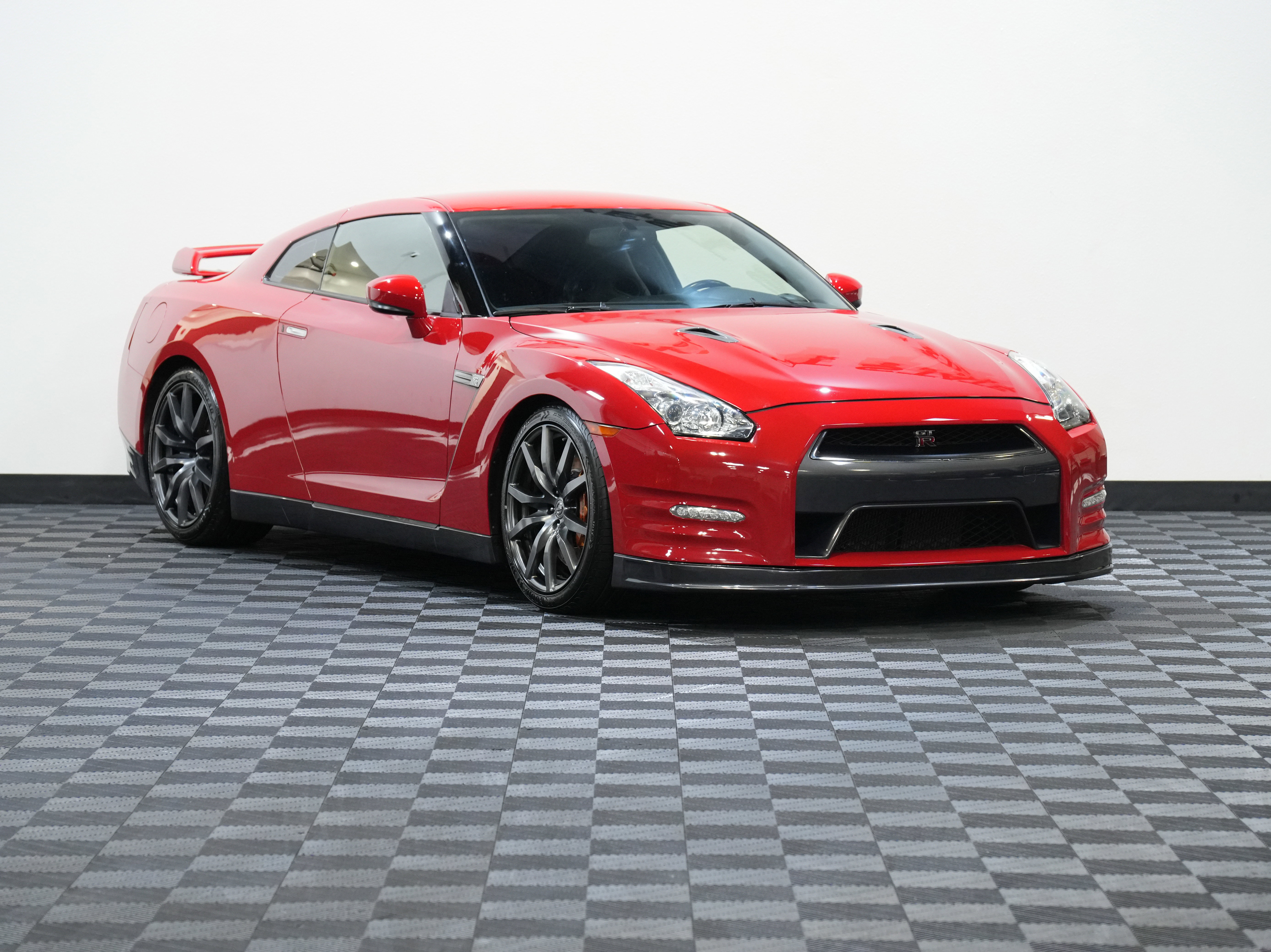 Used 2013 Nissan GT-R Premium AWD/4WD image 5