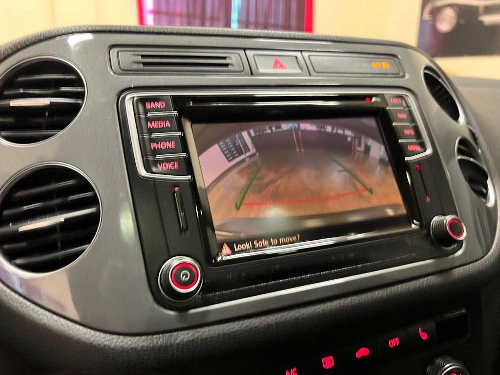 Used 2016 Volkswagen Tiguan SE image 26