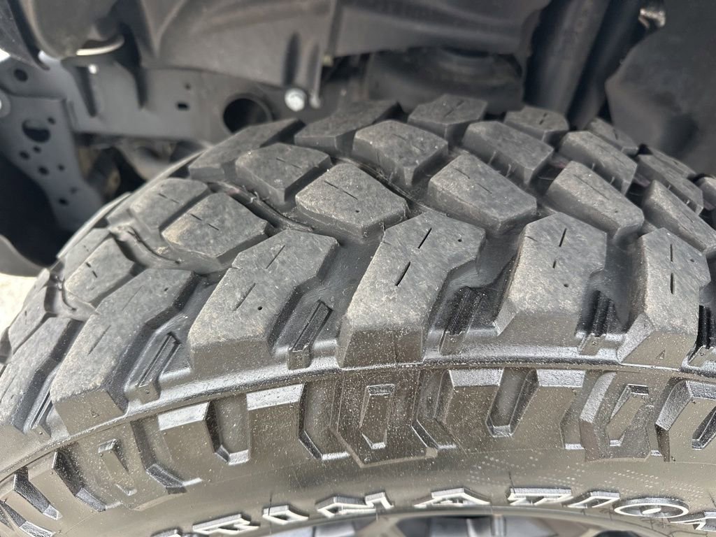 Used 2023 Jeep Wrangler Unlimited w/ Sun & Screen Package image 38