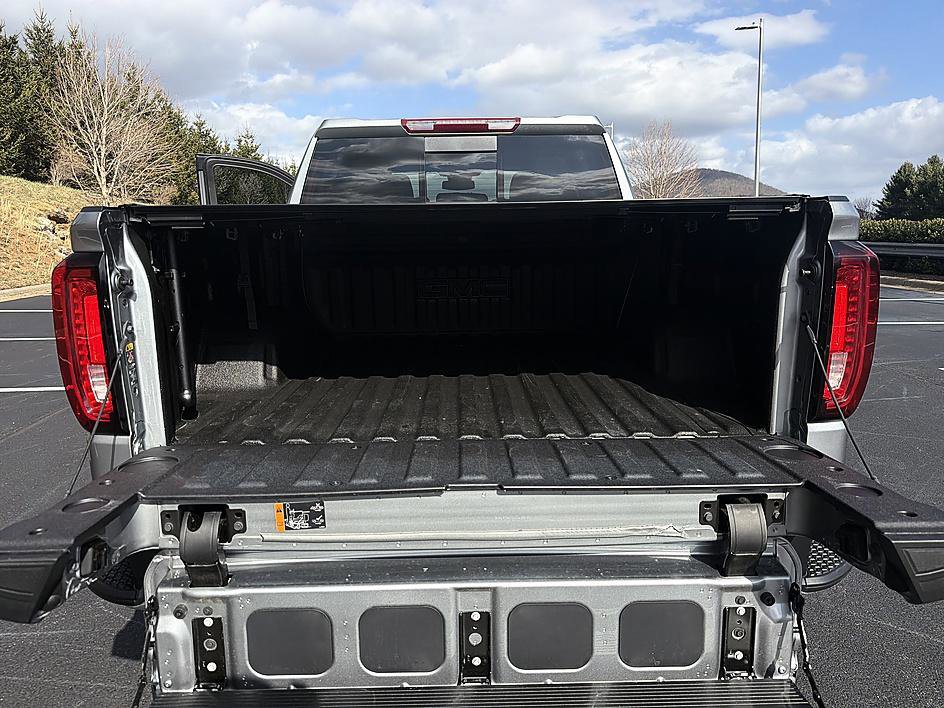 Used 2025 GMC Sierra 1500 SLT w/ SLT Premium Package image 22