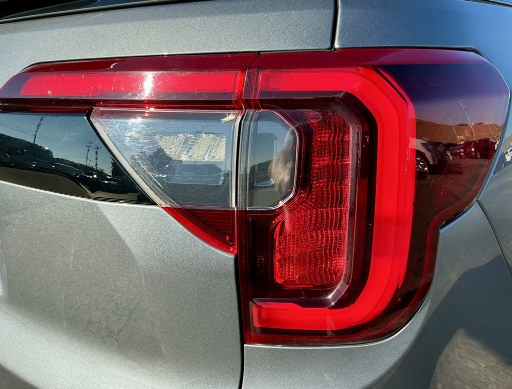 Used 2021 GMC Acadia SLT w/ Elevation Edition image 16