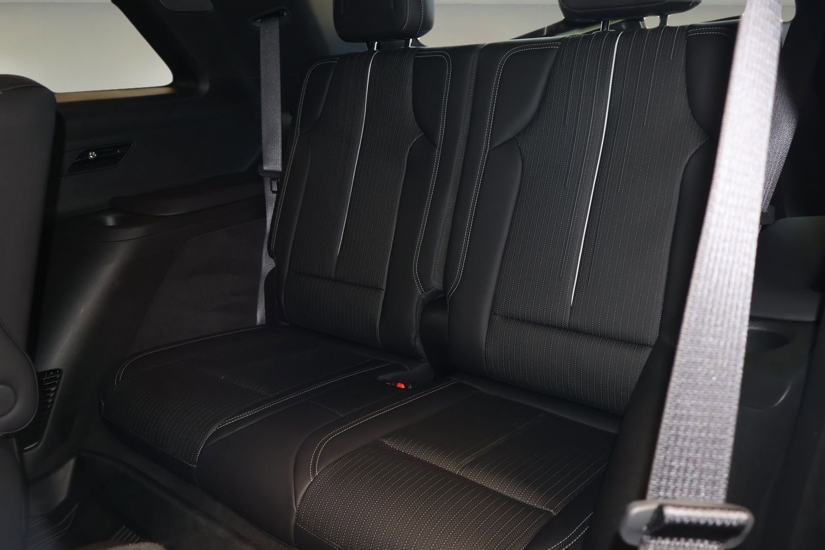 Certified 2026 Cadillac Vistiq Premium Luxury w/ LPO, Floor Liner Package AWD/4WD image 13
