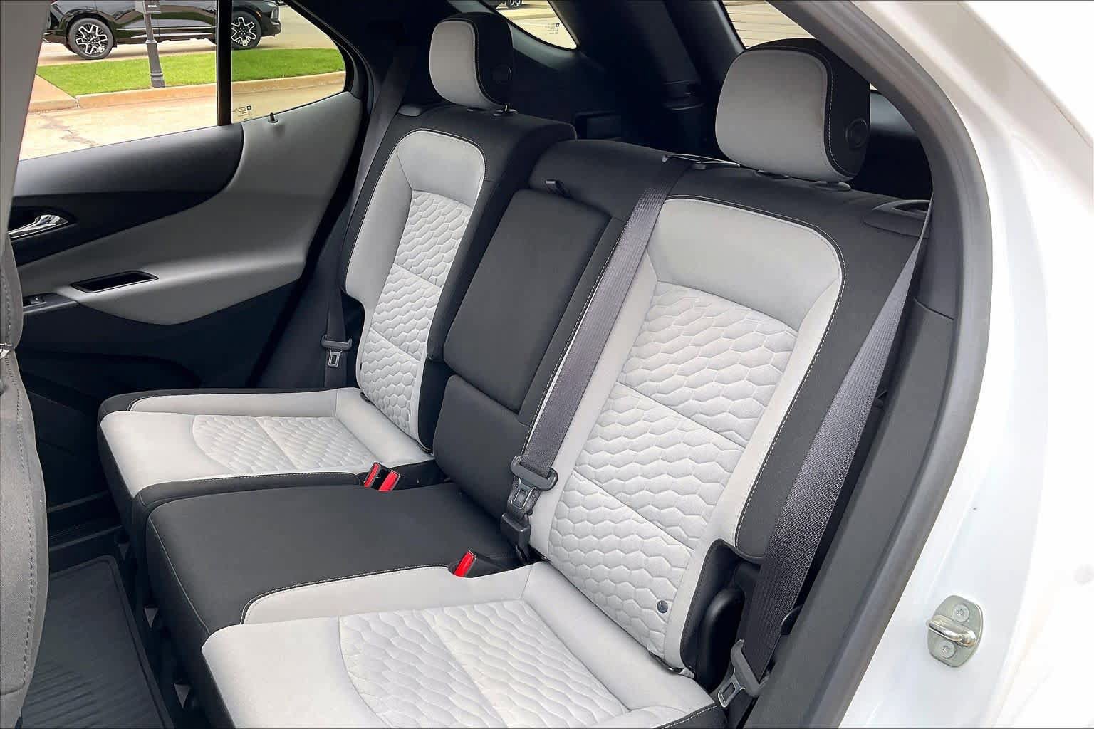 Used 2018 Chevrolet Equinox LT FWD image 20
