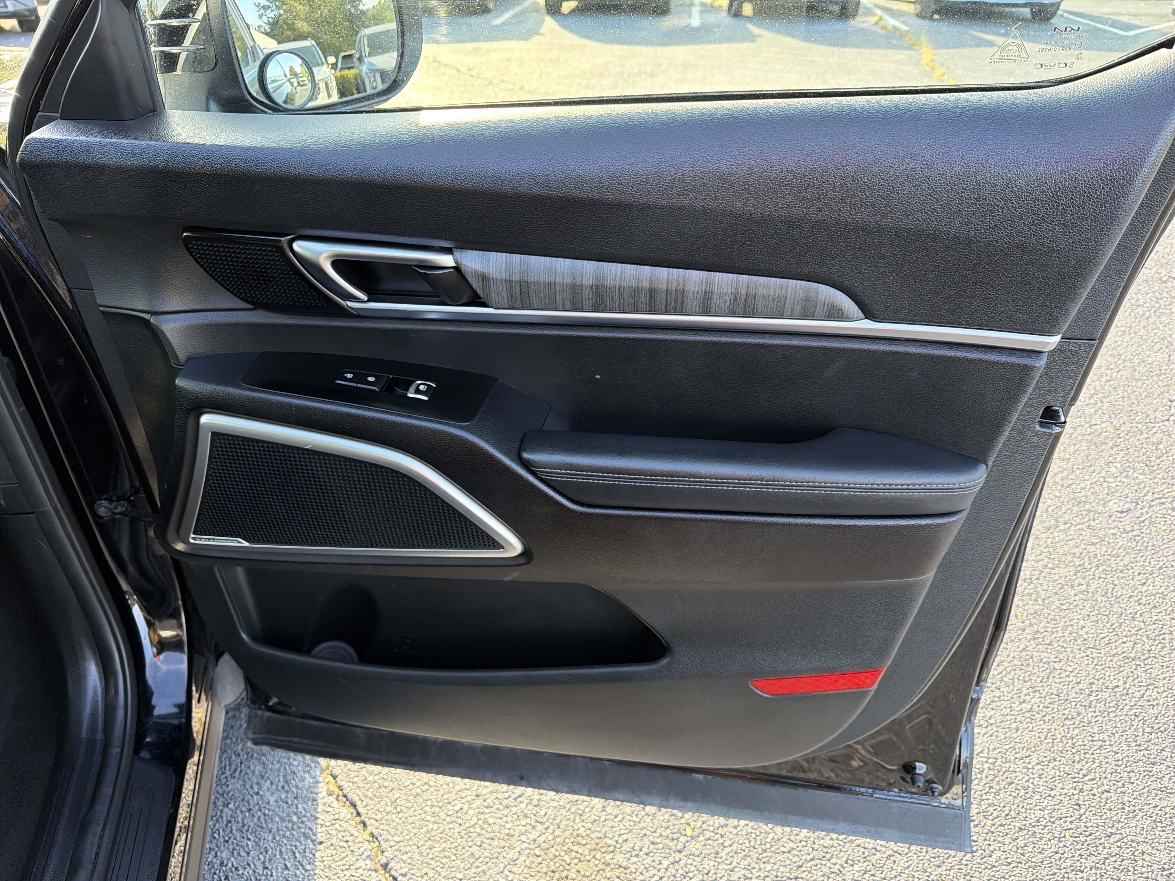 Used 2023 Kia Telluride EX w/ EX Captain's Chair Package image 13