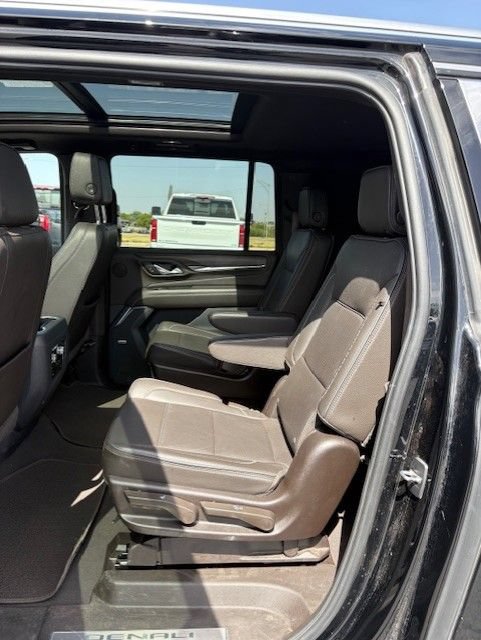 Used 2023 GMC Yukon XL Denali w/ Max Trailering Package RWD image 17