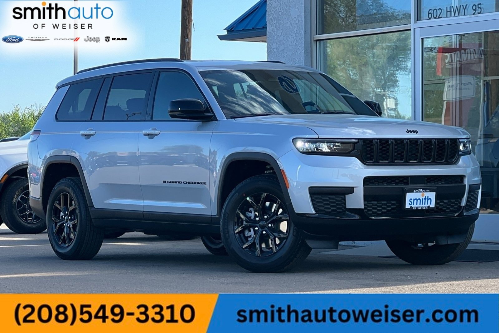 New 2025 Jeep Grand Cherokee L Laredo image 1