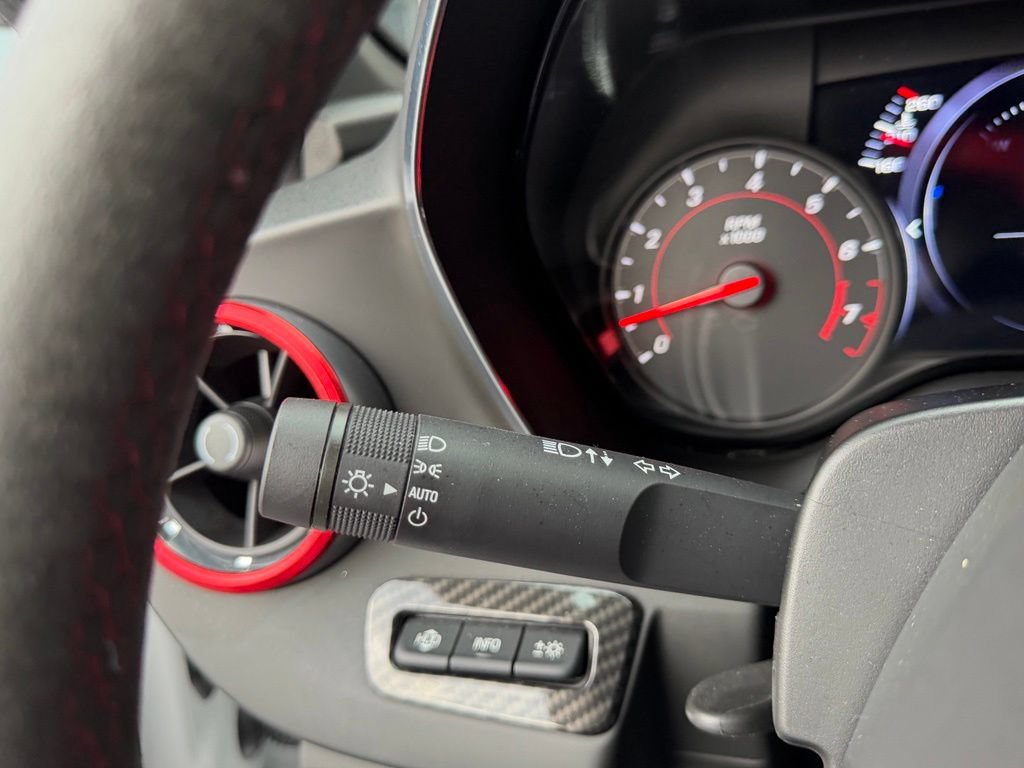 Used 2019 Chevrolet Camaro ZL1 RWD image 17