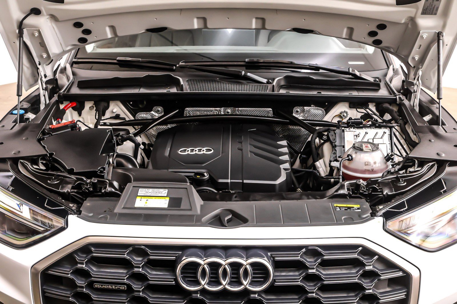 Used 2022 Audi Q5 2.0T Premium w/ Convenience Package image 11