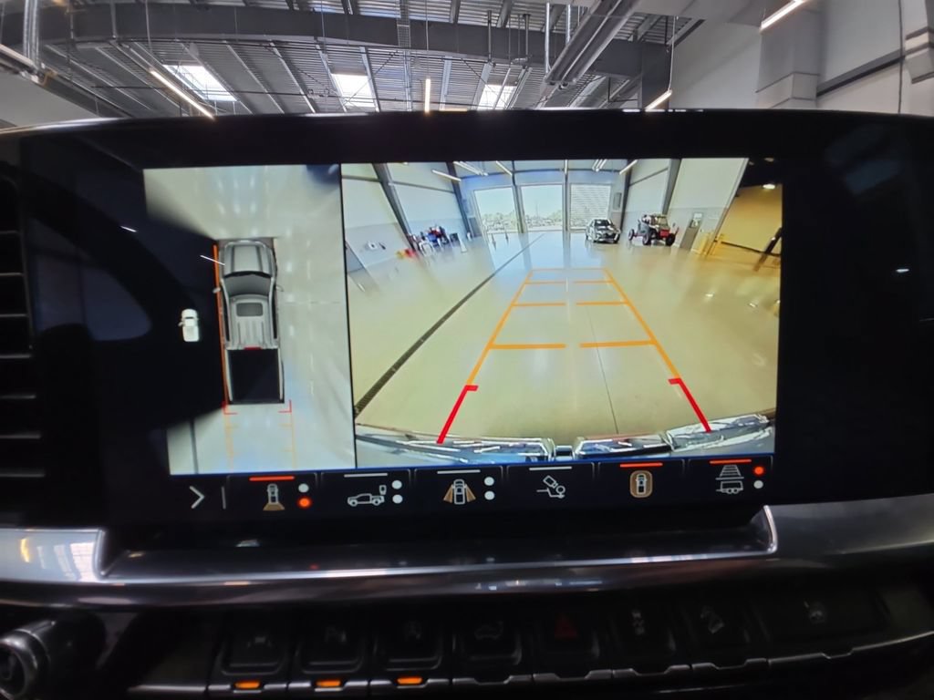 Used 2025 GMC Sierra 1500 Elevation w/ Preferred Package AWD/4WD image 16