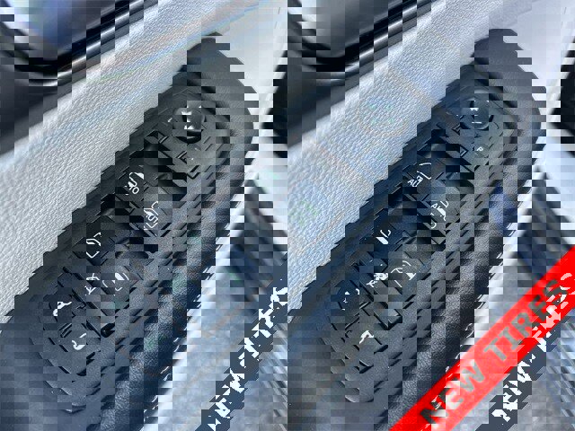 Certified 2022 Chrysler Pacifica Touring-L image 16