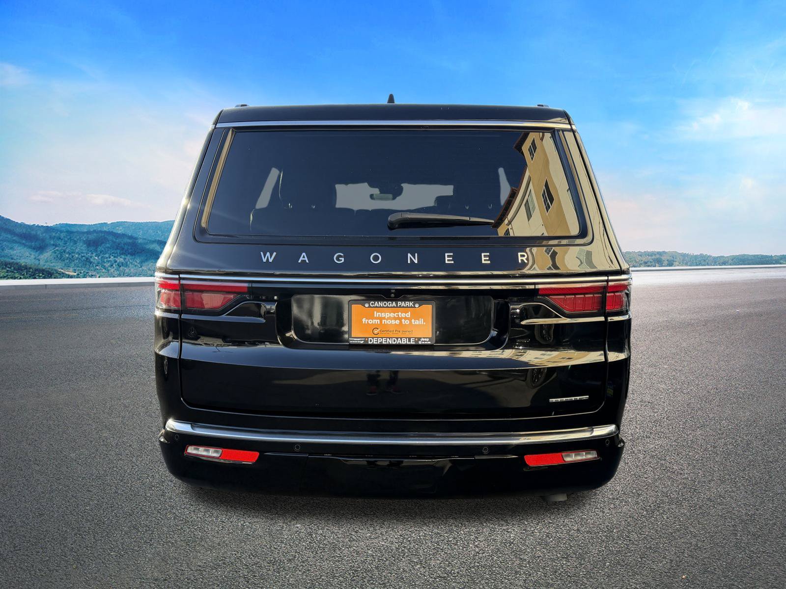 Certified 2024 Jeep Wagoneer Series II w/ Flexible Seating Group RWD image 8
