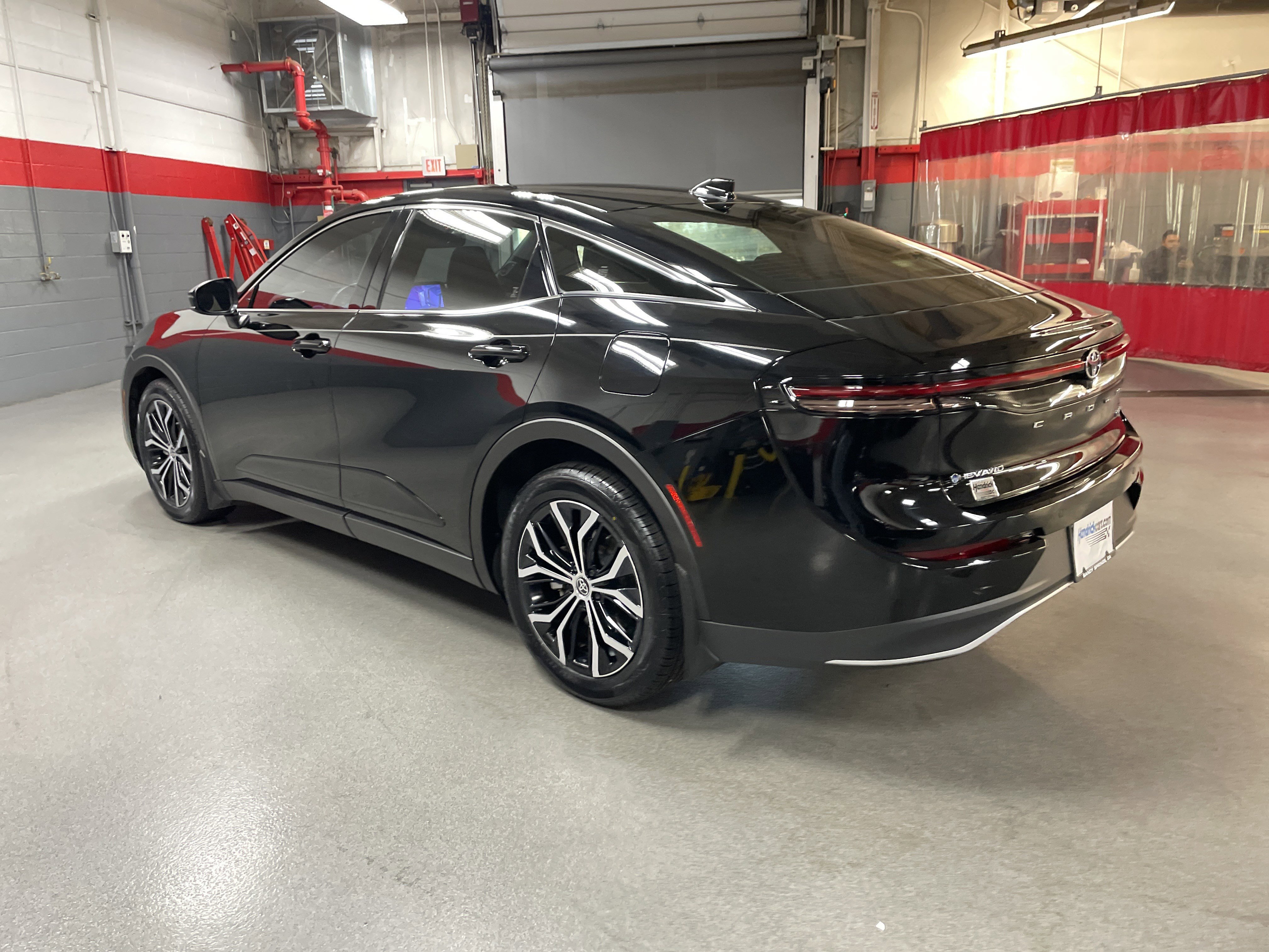 Used 2024 Toyota Crown Limited image 8