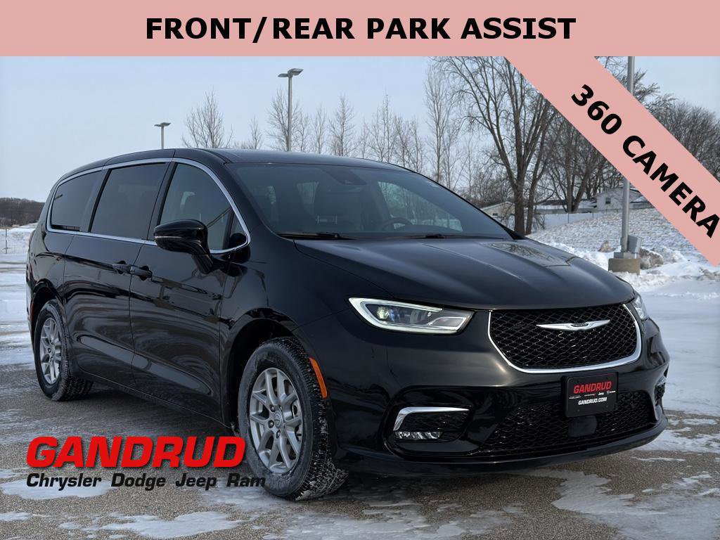 New 2026 Chrysler Pacifica Select