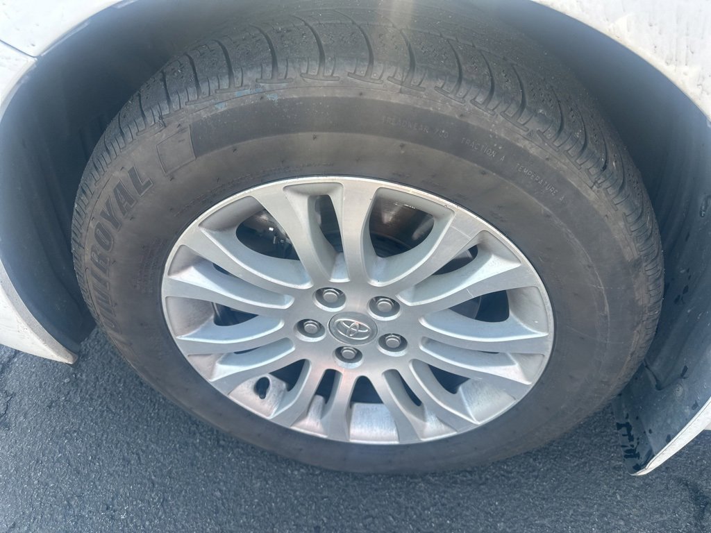 Used 2012 Toyota Sienna image 14