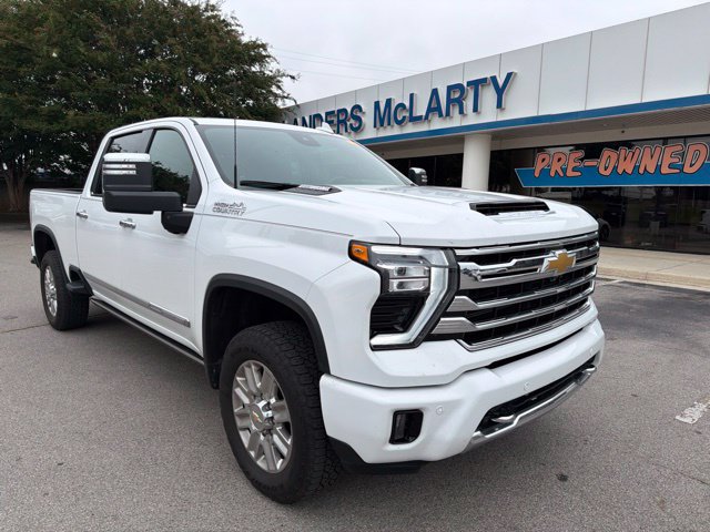Used 2024 Chevrolet Silverado 2500 High Country AWD/4WD image 1