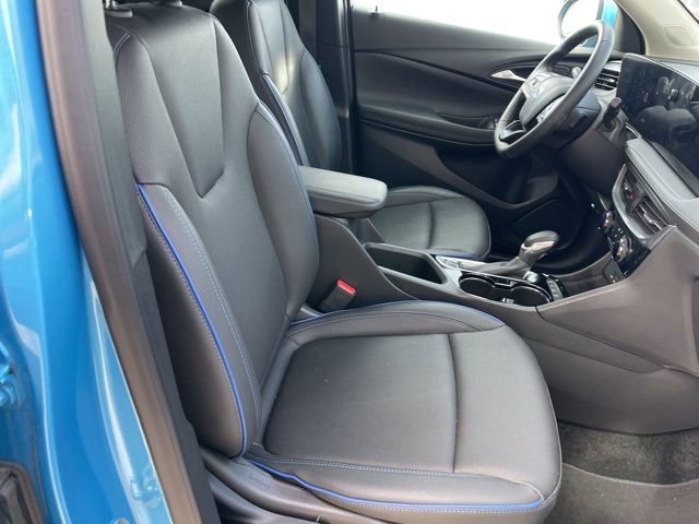 Used 2025 Buick Encore GX Sport Touring image 19