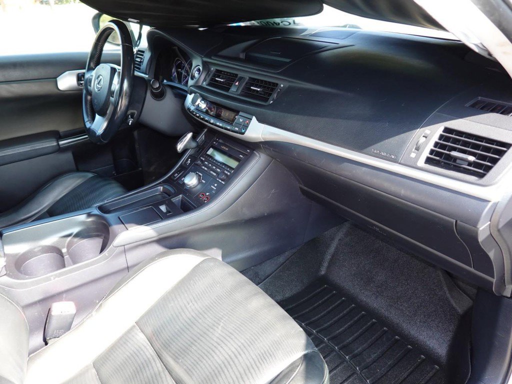 Used 2012 Lexus CT 200h Premium image 21