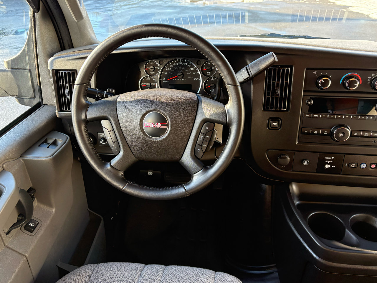 Used 2023 GMC Savana 3500 Extended w/ Power Convenience Package image 18