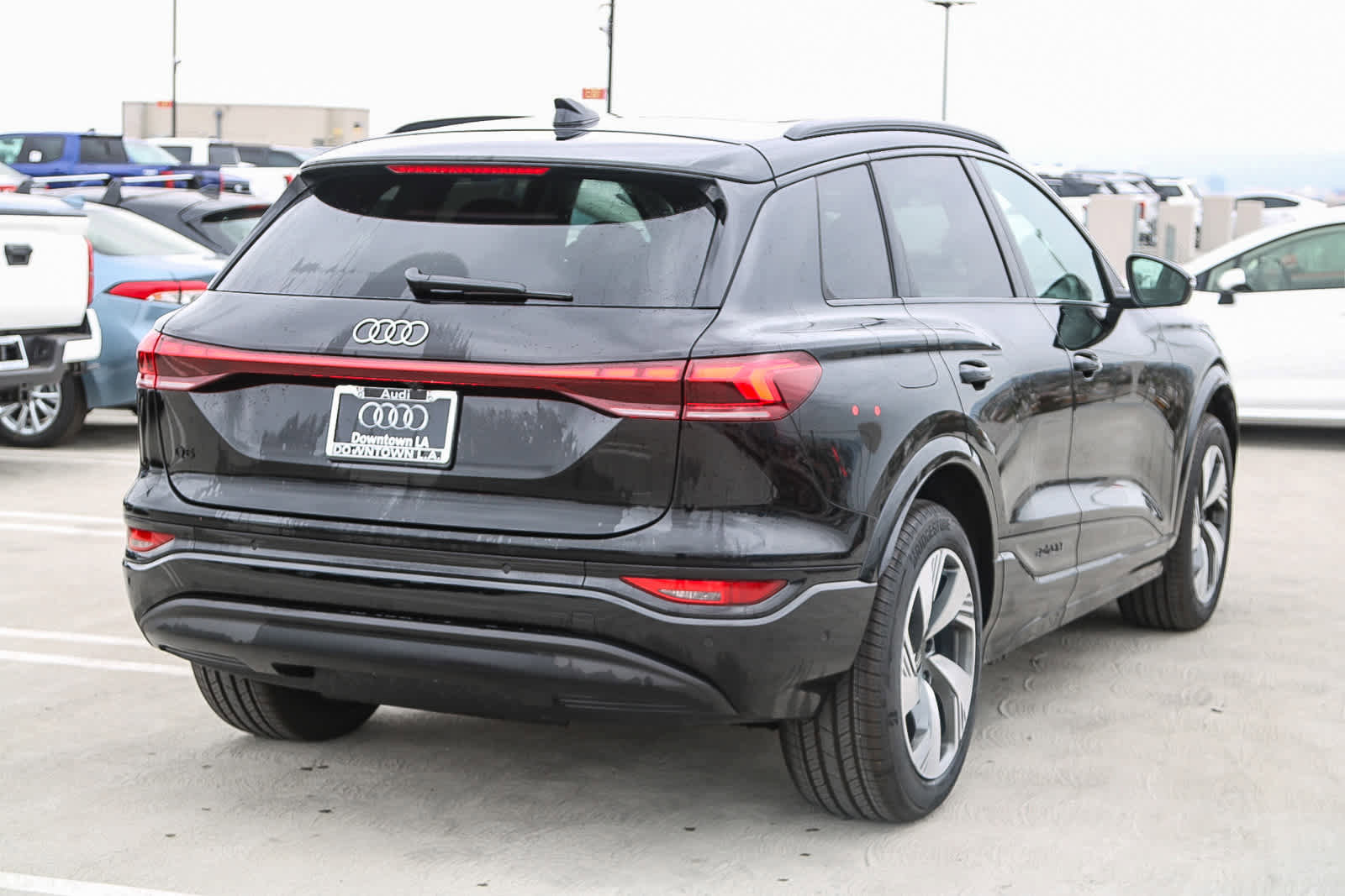 Used 2025 Audi Q6 e-tron Premium w/ Convenience Package image 6