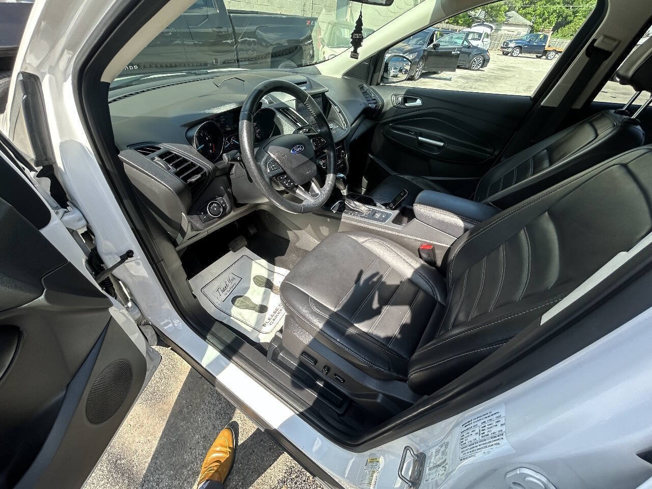 Used 2017 Ford Escape SE w/ Equipment Group 201A FWD image 7