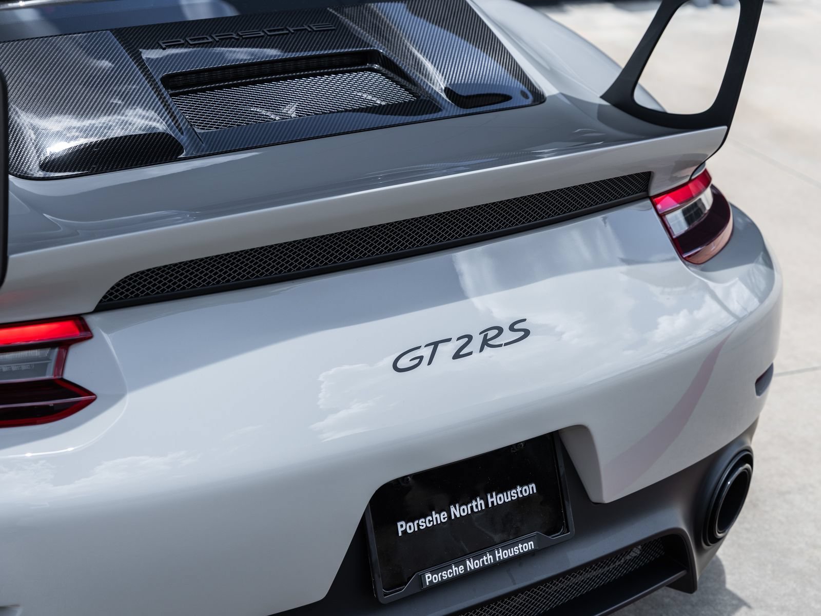 Certified 2019 Porsche 911 GT2 RS RWD image 17
