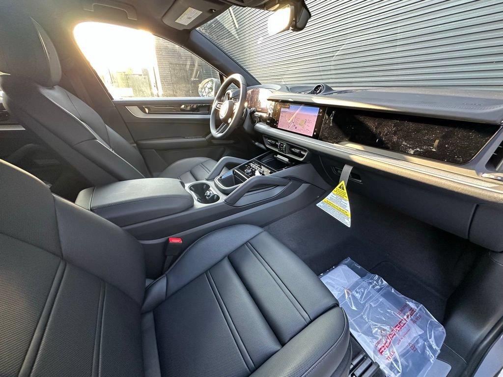 Used 2026 Porsche Cayenne E-Hybrid Coupe AWD/4WD image 39