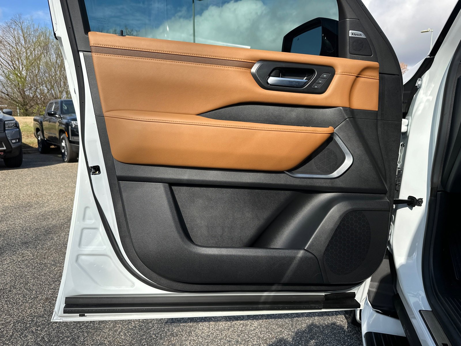 Certified 2026 Nissan Armada Platinum Reserve image 10