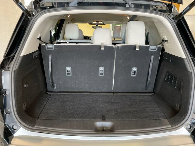 Used 2025 Nissan Pathfinder SL AWD/4WD image 18