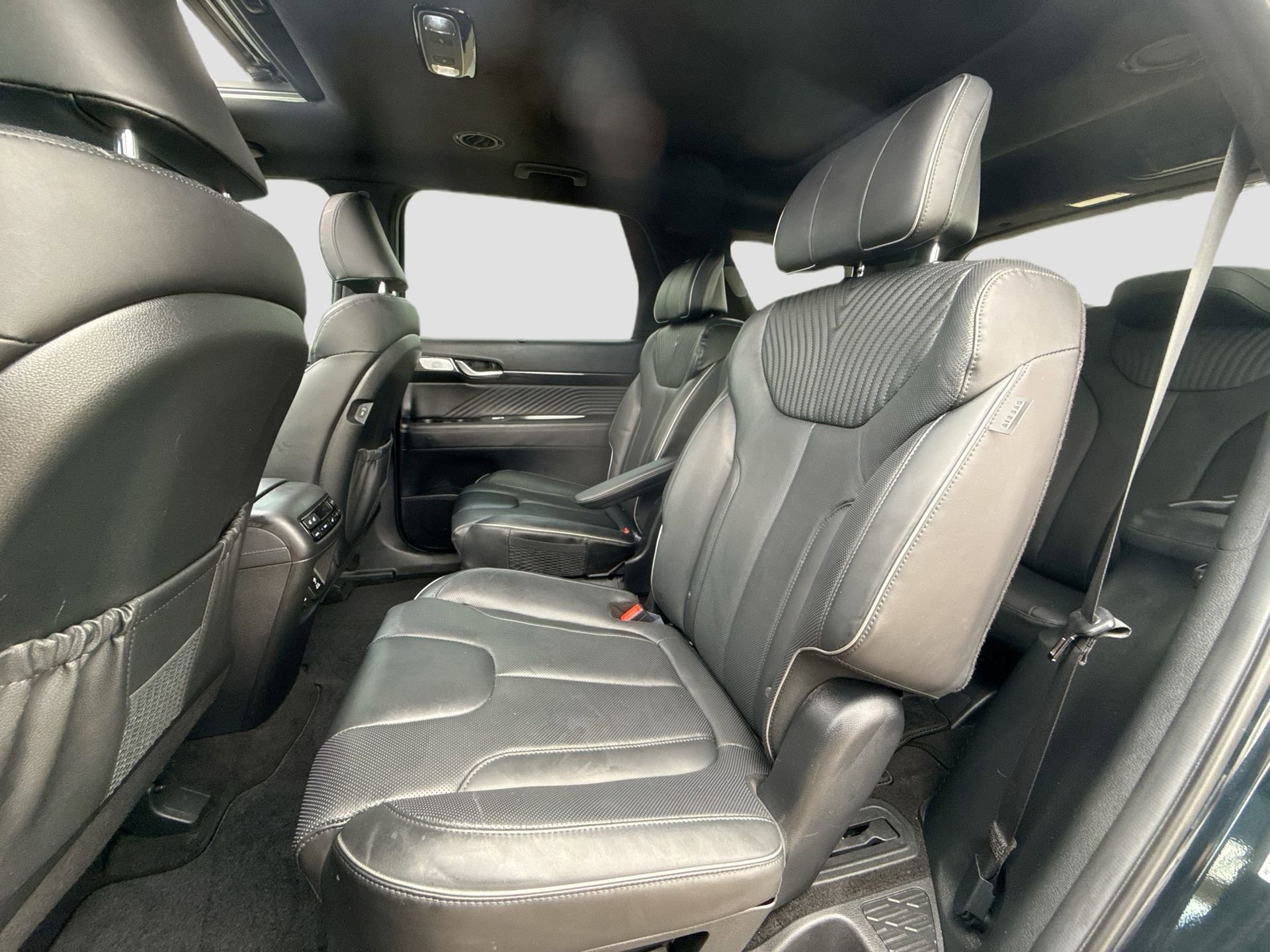 Used 2024 Hyundai Palisade Calligraphy image 27