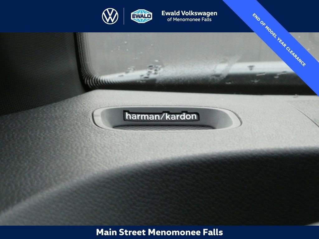 New 2025 Volkswagen ID. Buzz Pro S Plus AWD/4WD image 12