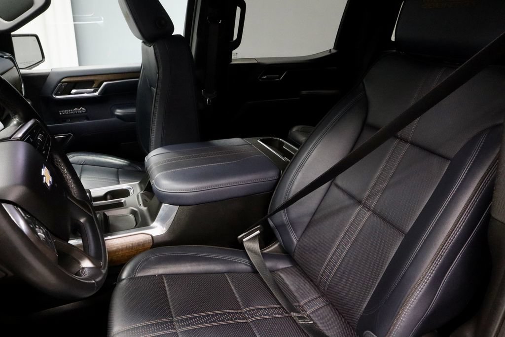 Used 2023 Chevrolet Silverado 1500 High Country w/ Technology Package AWD/4WD image 23