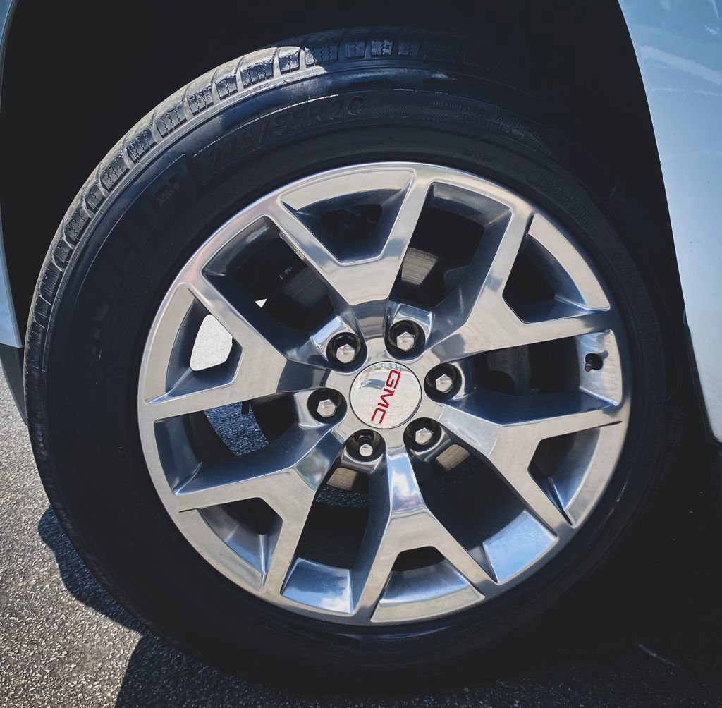 Used 2018 GMC Yukon SLT RWD image 3