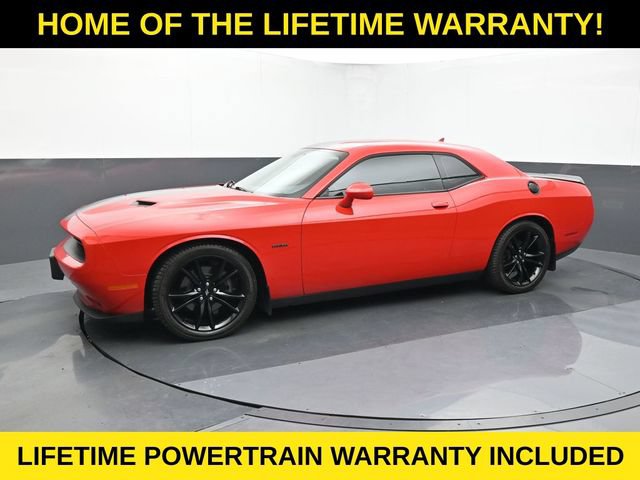Used 2018 Dodge Challenger R/T w/ Blacktop Package RWD image 2